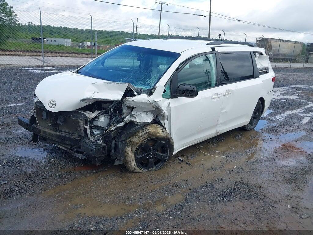 5TDKK3DC9FS686683 2015 TOYOTA SIENNA photo no. 2
