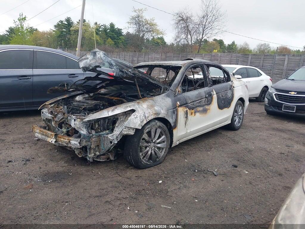 1HGCP3F81BA004841 2011 HONDA ACCORD photo no. 2