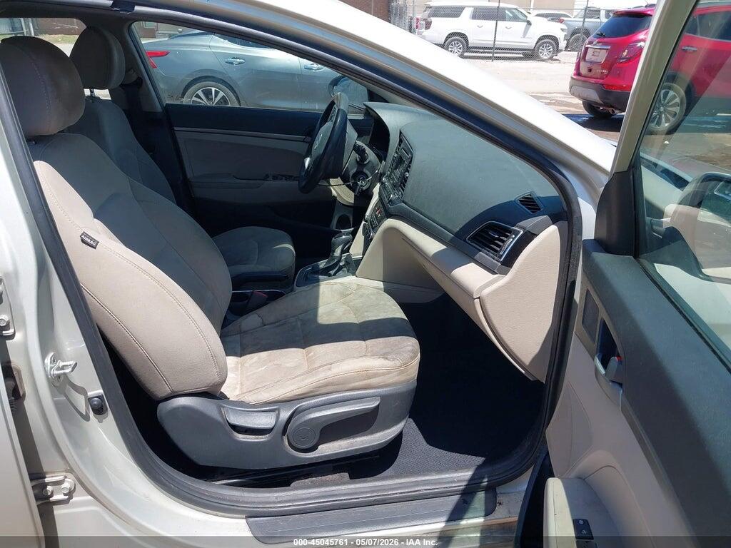 5NPD74LFXJH213157 2018 HYUNDAI ELANTRA photo no. 5