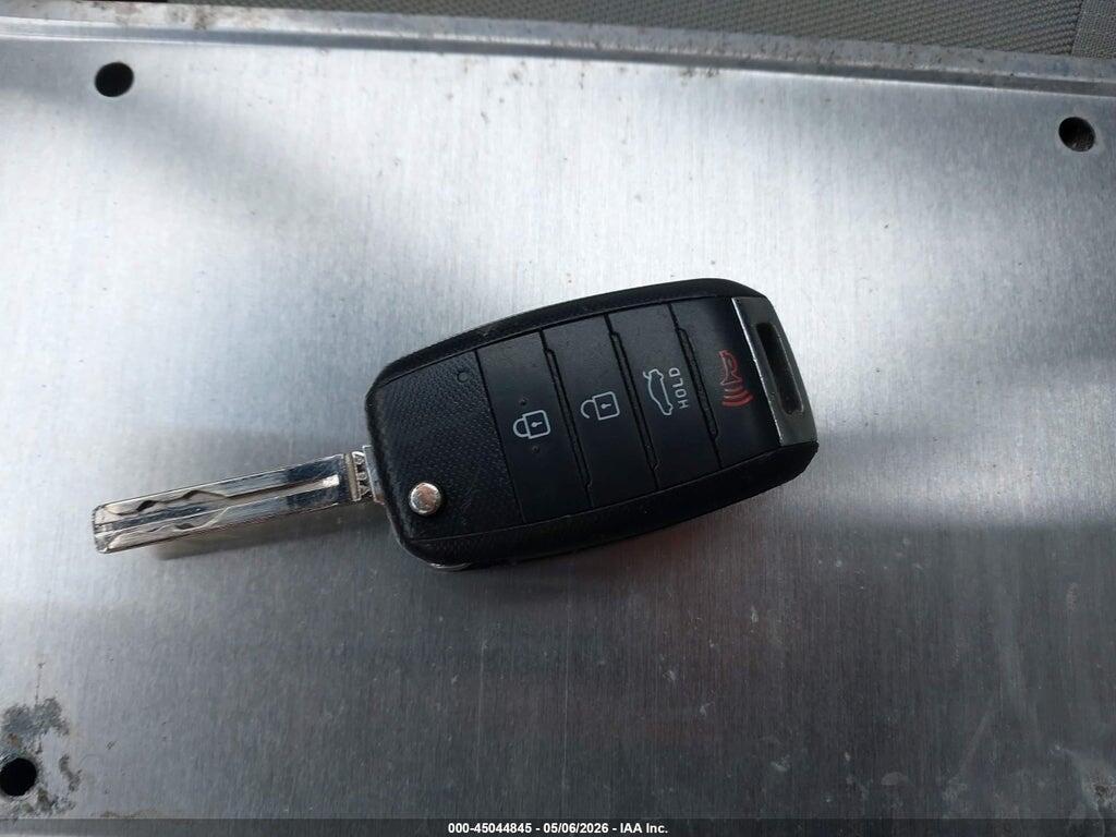 KNADM4A32G6637675 2016 KIA RIO photo no. 11