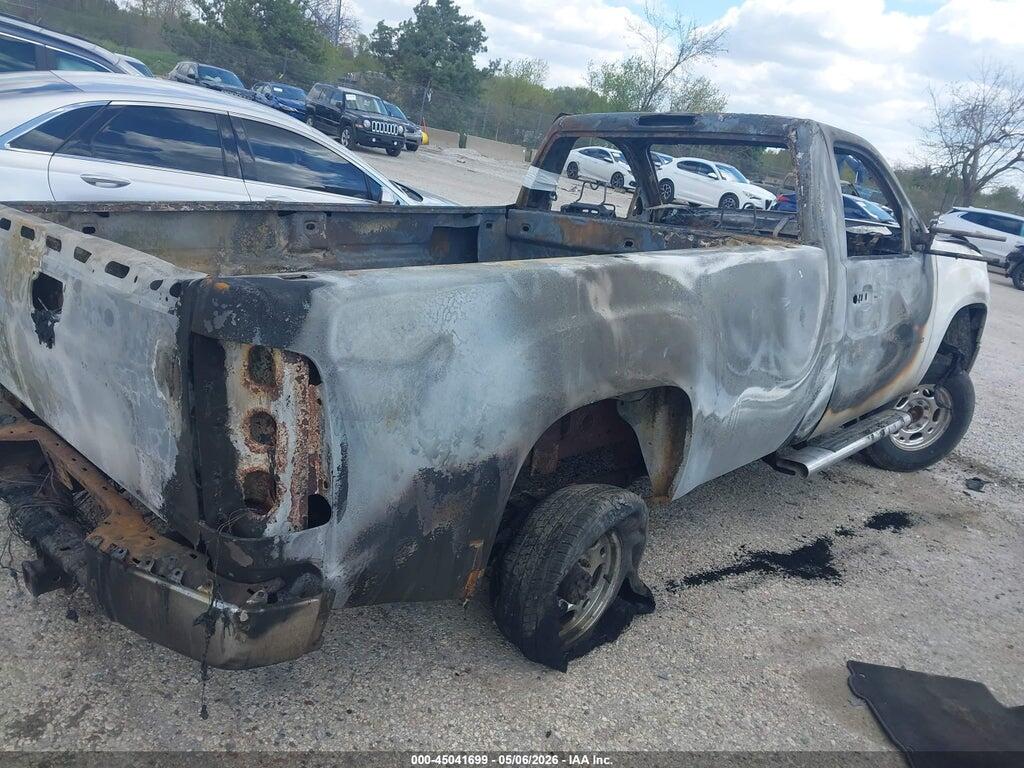 1GT3KZBG7AF133441 2010 GMC SIERRA 2500HD photo no. 4