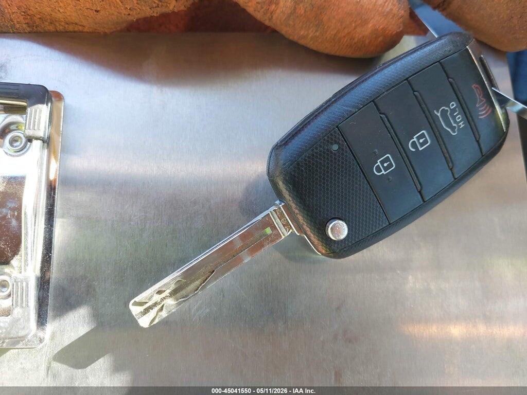 KNDJN2A27H7415093 2017 KIA SOUL photo no. 11