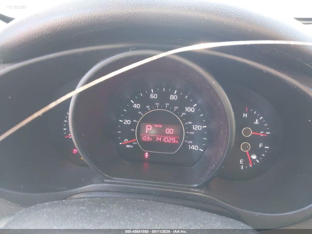KNDJN2A27H7415093 2017 KIA SOUL photo no. 7