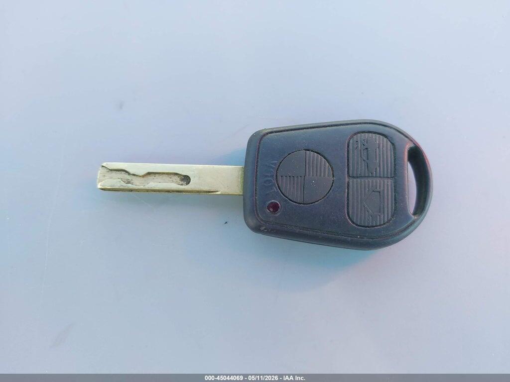 WBAAM3336XCA81630 1999 BMW 323I photo no. 11