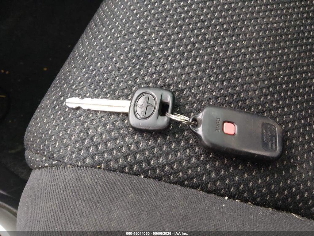 JTLKT324964040374 2006 SCION XB photo no. 11