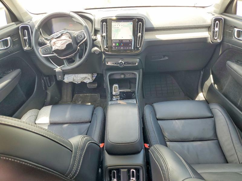 2023 VOLVO XC40 ULTIMATE — Фото 8 из 13