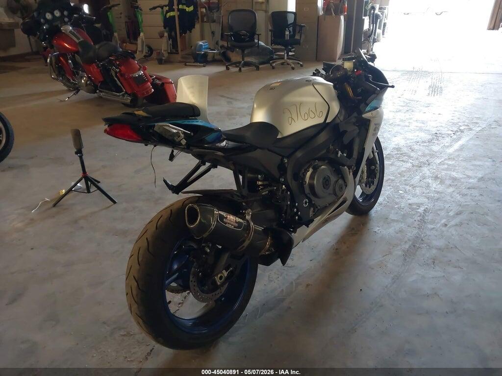 JS1GR7MA9T7101270 2026 SUZUKI GSX-R750 photo no. 4