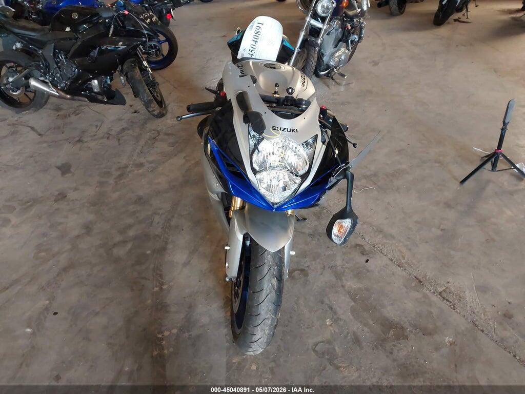 JS1GR7MA9T7101270 2026 SUZUKI GSX-R750 photo no. 5