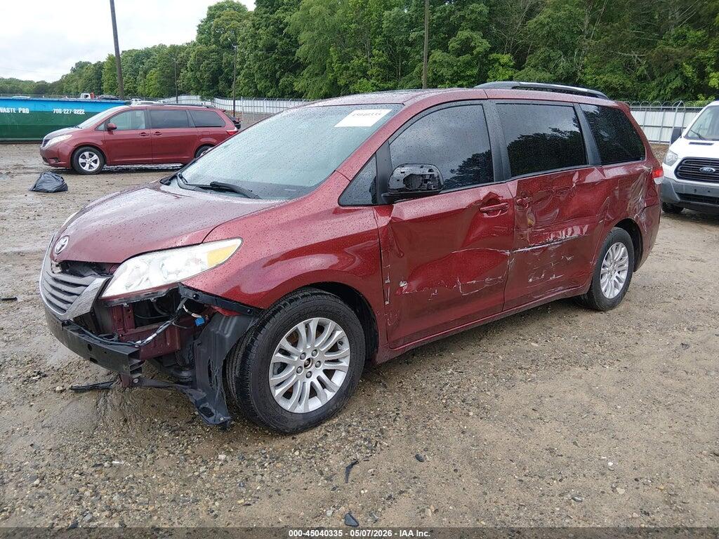 5TDYK3DC2DS371117 2013 TOYOTA SIENNA photo no. 2