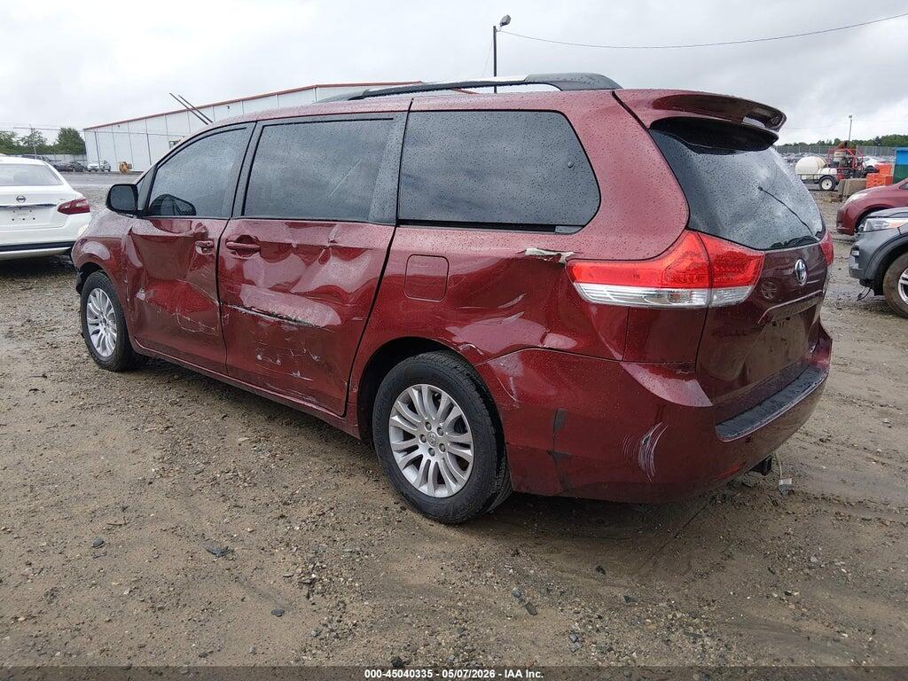 5TDYK3DC2DS371117 2013 TOYOTA SIENNA photo no. 3