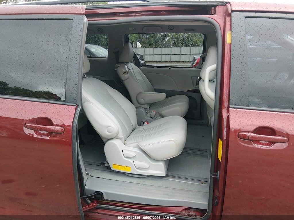 5TDYK3DC2DS371117 2013 TOYOTA SIENNA photo no. 8