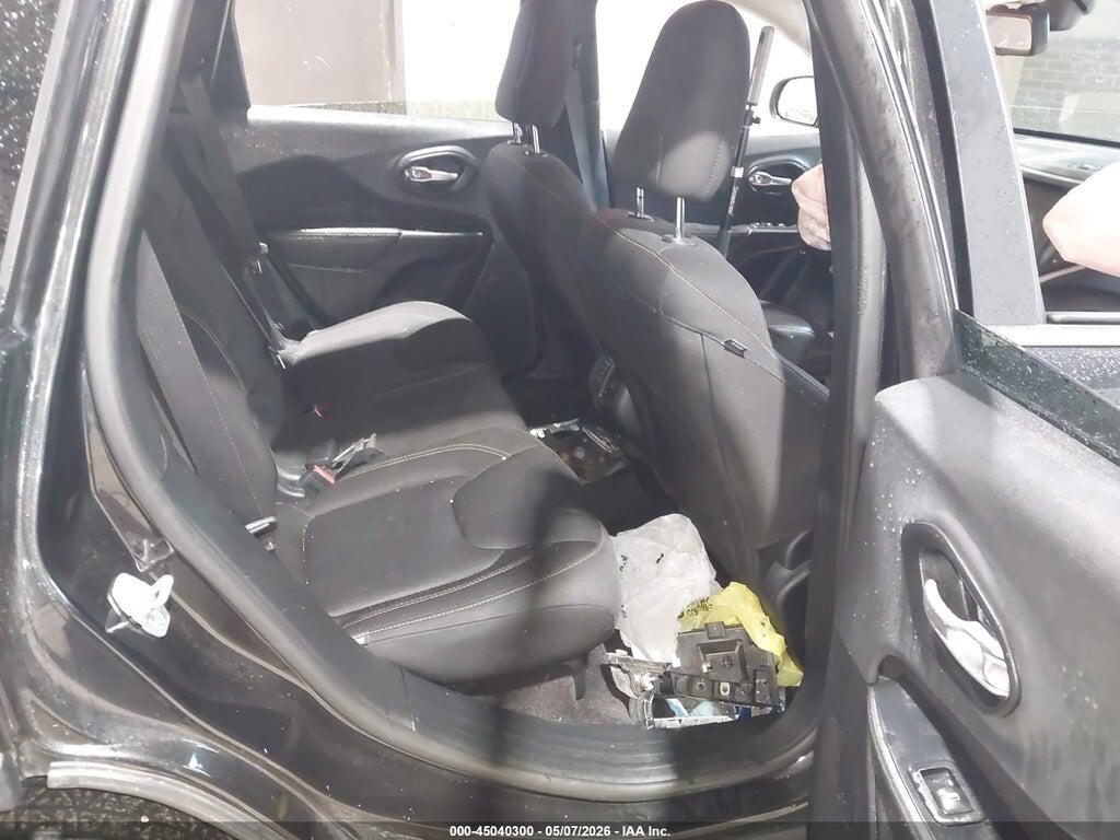 1C4PJLCB7GW336469 2016 JEEP CHEROKEE photo no. 8