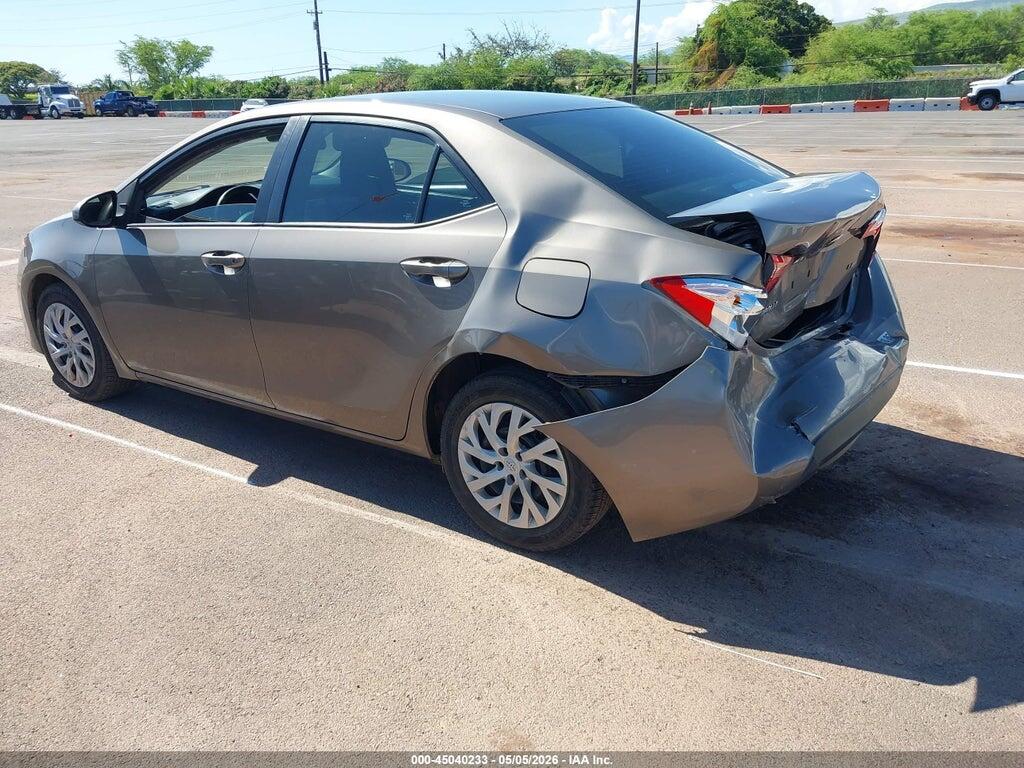 5YFBURHE5JP776939 2018 TOYOTA COROLLA photo no. 3