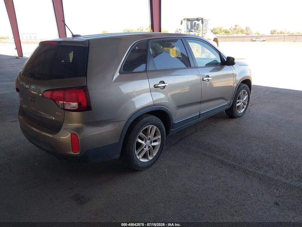 5XYKT3A64FG625752 2015 KIA SORENTO photo no. 4