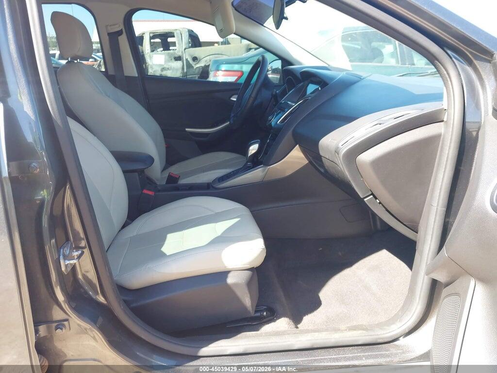 1FADP3N23JL314563 2018 FORD FOCUS photo no. 5