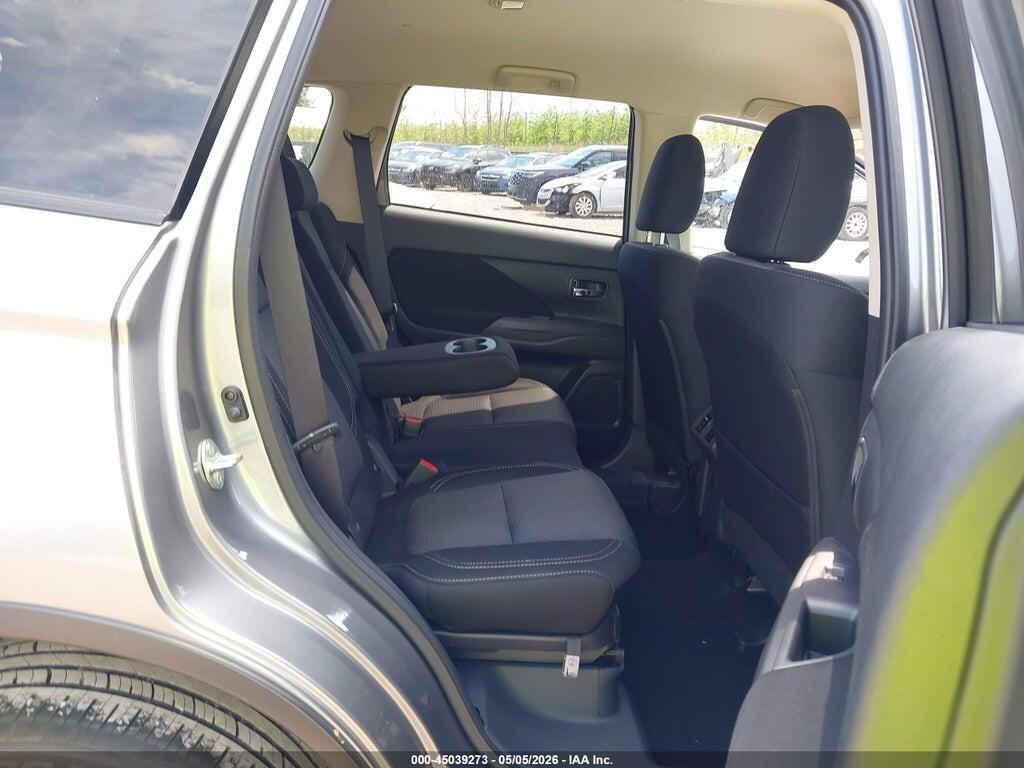 JA4AZ3A33LZ048722 2020 MITSUBISHI OUTLANDER photo no. 8