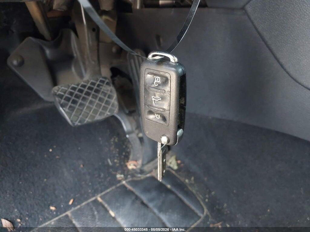 WVWDA7AJ4AW241993 2010 VOLKSWAGEN GOLF photo no. 11