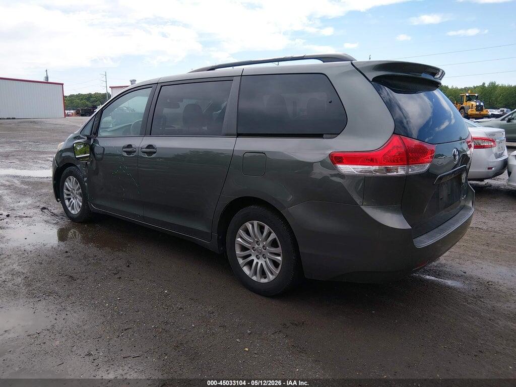 5TDYK3DC5DS317763 2013 TOYOTA SIENNA photo no. 3