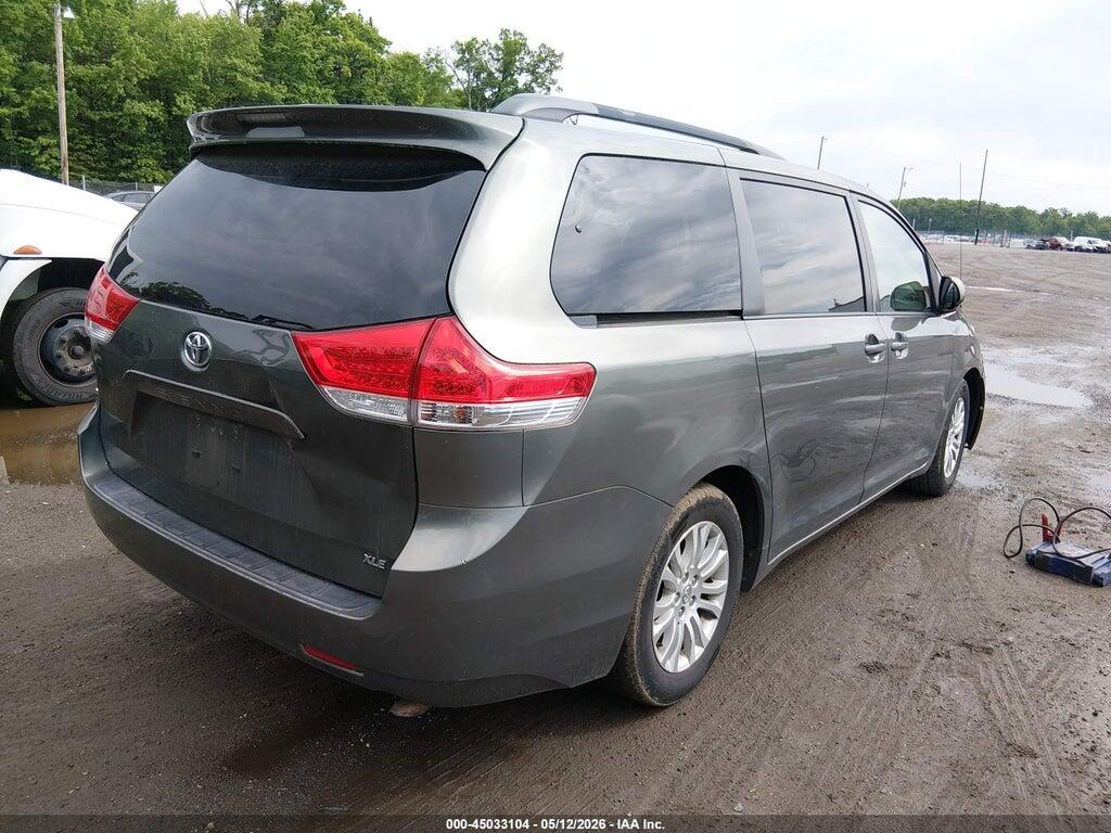 5TDYK3DC5DS317763 2013 TOYOTA SIENNA photo no. 4