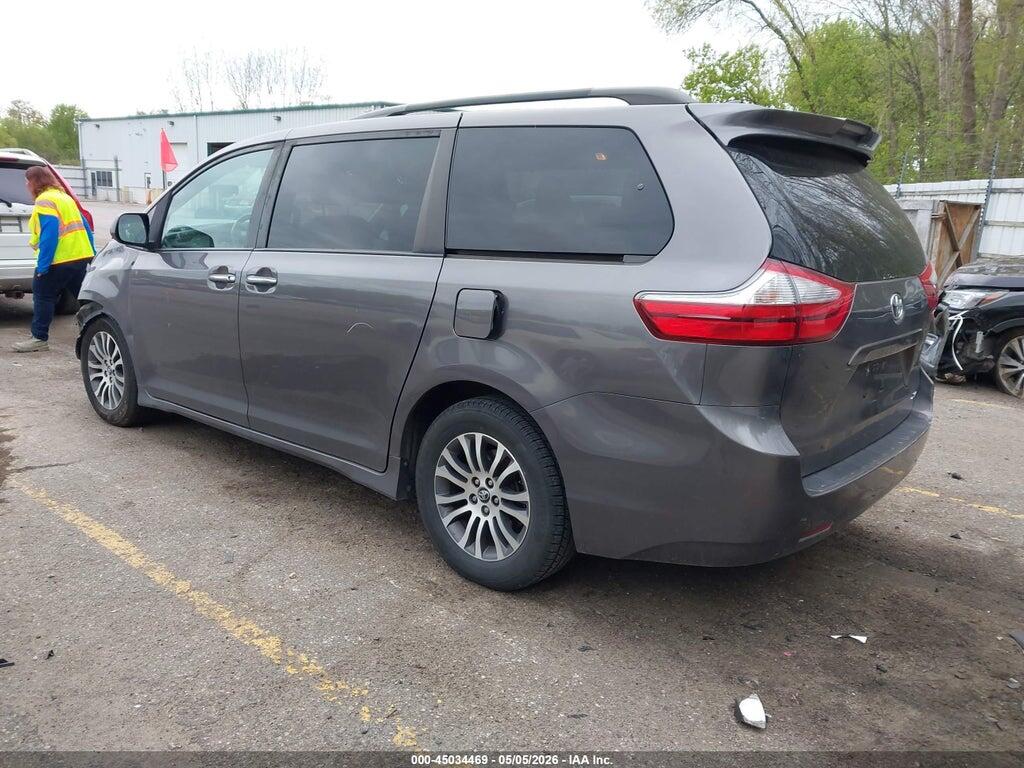 5TDYZ3DC6KS992241 2019 TOYOTA SIENNA photo no. 3