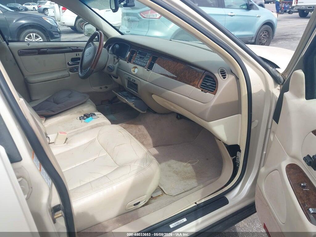 1LNHM85W22Y666117 2002 LINCOLN TOWN CAR photo no. 5