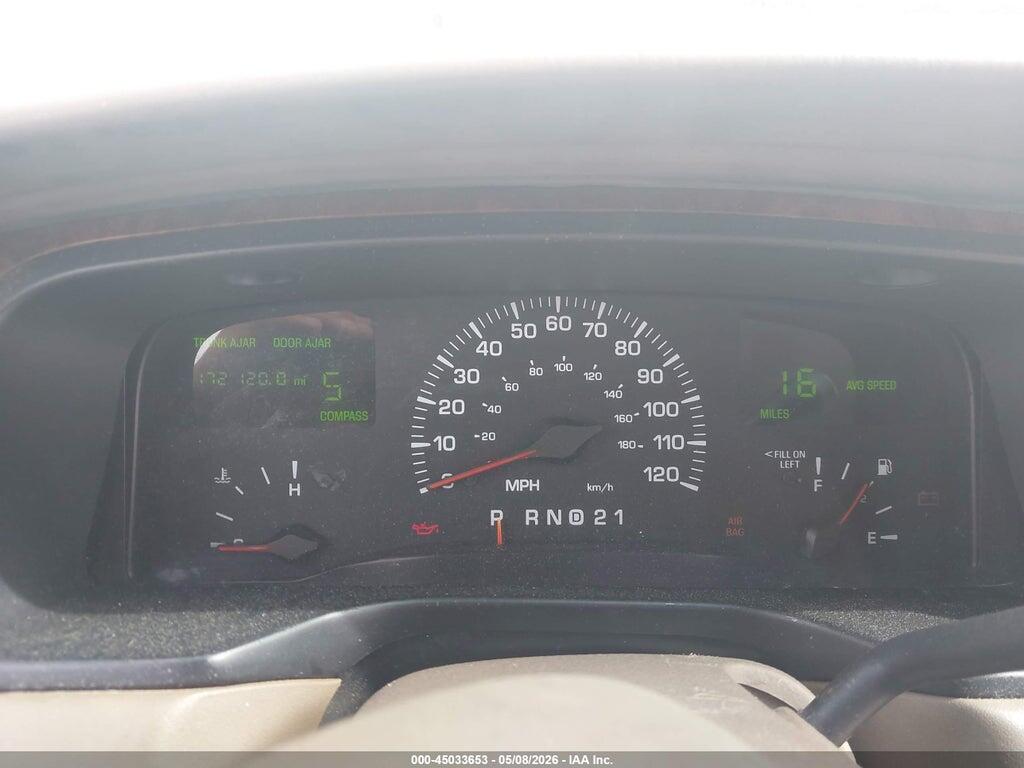 1LNHM85W22Y666117 2002 LINCOLN TOWN CAR photo no. 7