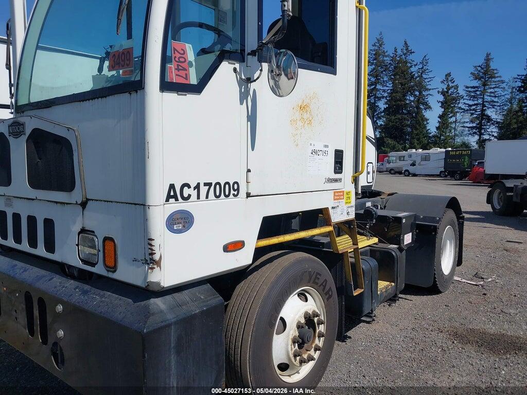 516H4GFD5JH226350 2018 AUTOCAR LLC XSPOTTER-ON photo no. 2