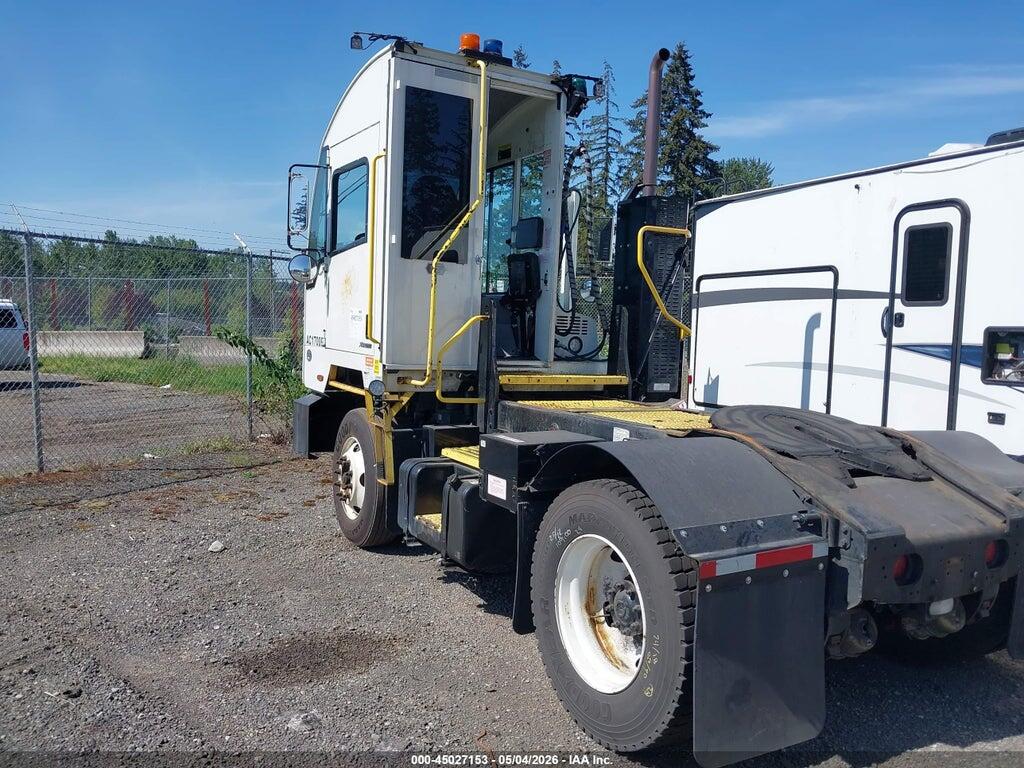 516H4GFD5JH226350 2018 AUTOCAR LLC XSPOTTER-ON photo no. 3