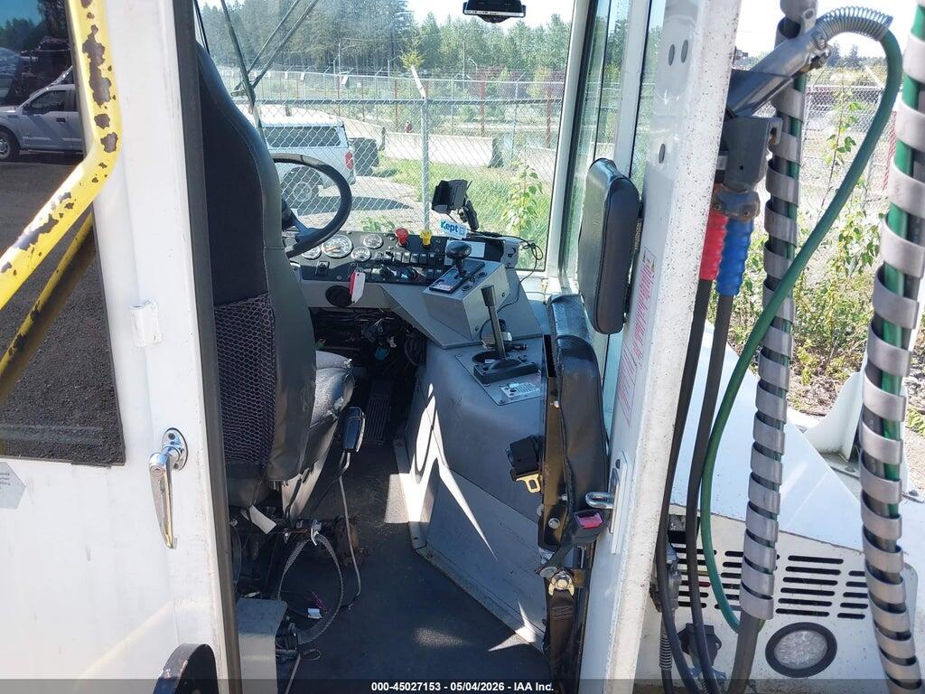516H4GFD5JH226350 2018 AUTOCAR LLC XSPOTTER-ON photo no. 7