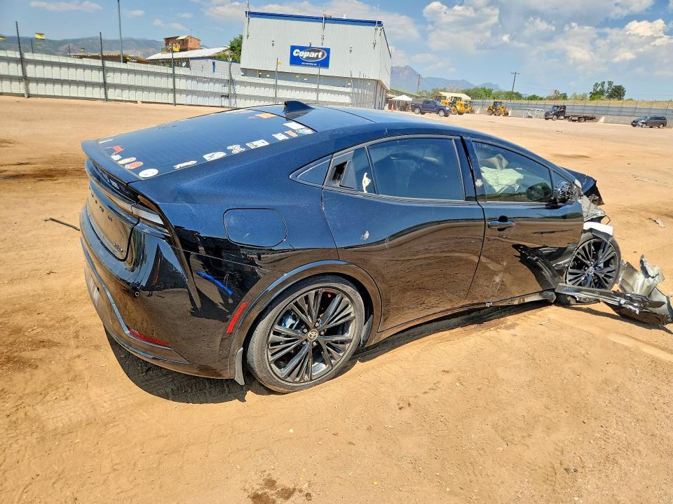 2026 TOYOTA PRIUS PLUG-IN HYBRID SE — Фото 3 из 12