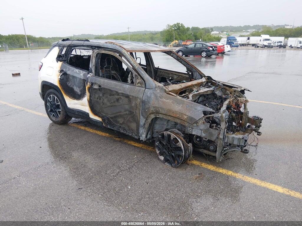 3C4NJDDB9KT688298 2019 JEEP COMPASS photo no. 1