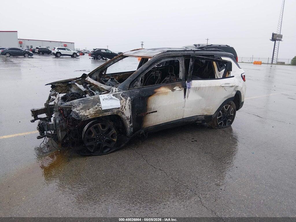 3C4NJDDB9KT688298 2019 JEEP COMPASS photo no. 2