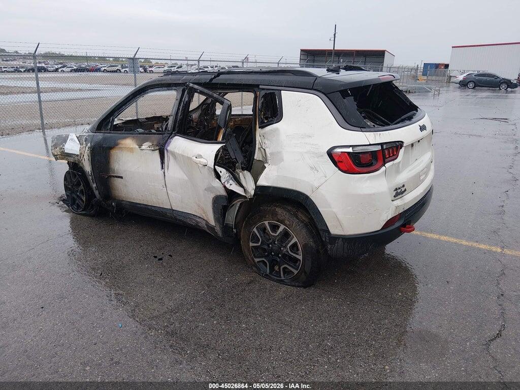 3C4NJDDB9KT688298 2019 JEEP COMPASS photo no. 3