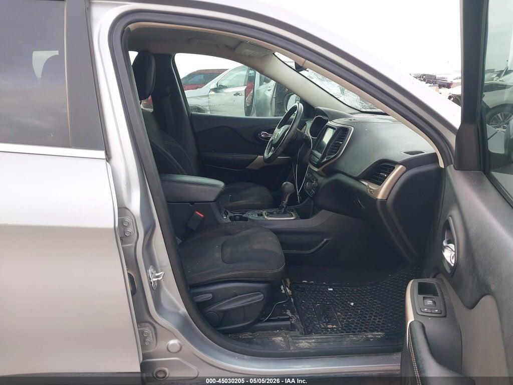 1C4PJLCB3HW640674 2017 JEEP CHEROKEE photo no. 5