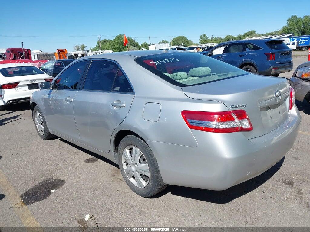 4T1BF3EK4BU759812 2011 TOYOTA CAMRY photo no. 3