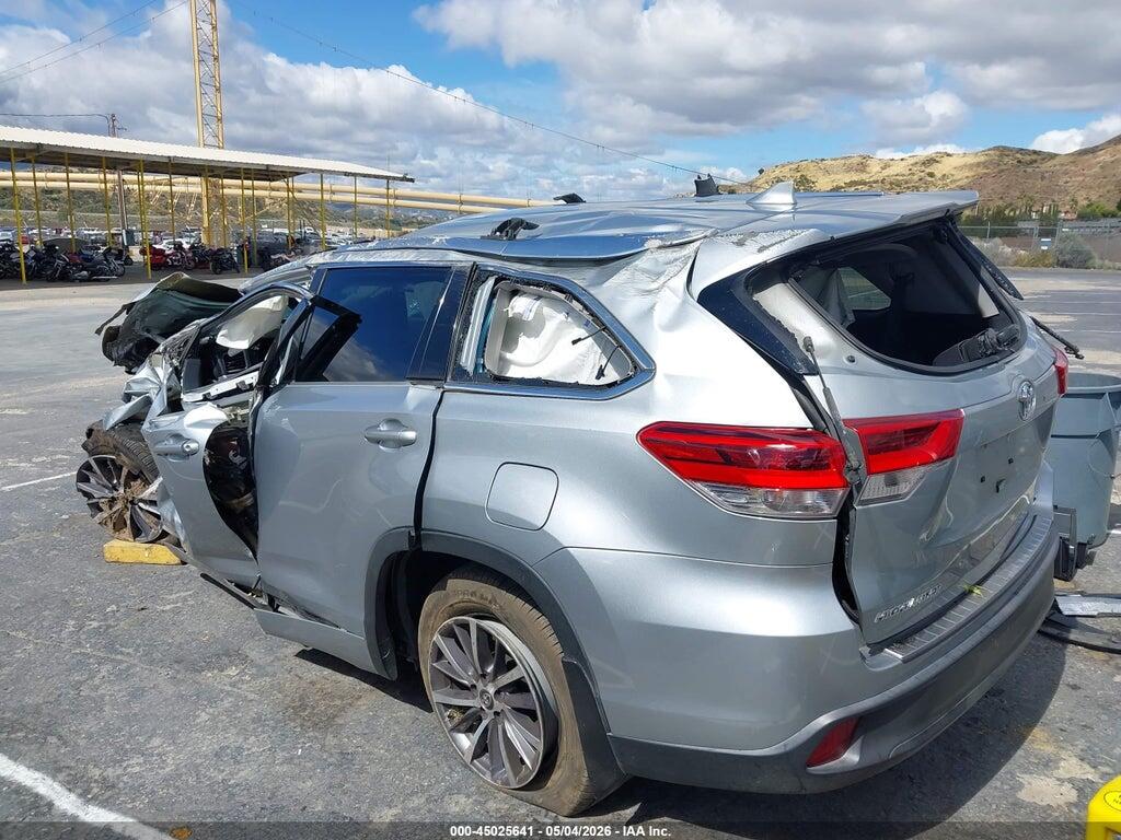 5TDJZRFHXJS526288 2018 TOYOTA HIGHLANDER photo no. 3
