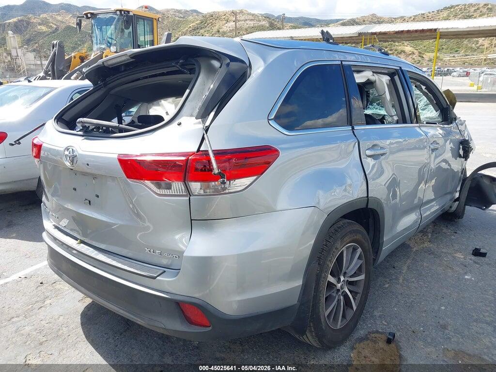 5TDJZRFHXJS526288 2018 TOYOTA HIGHLANDER photo no. 4