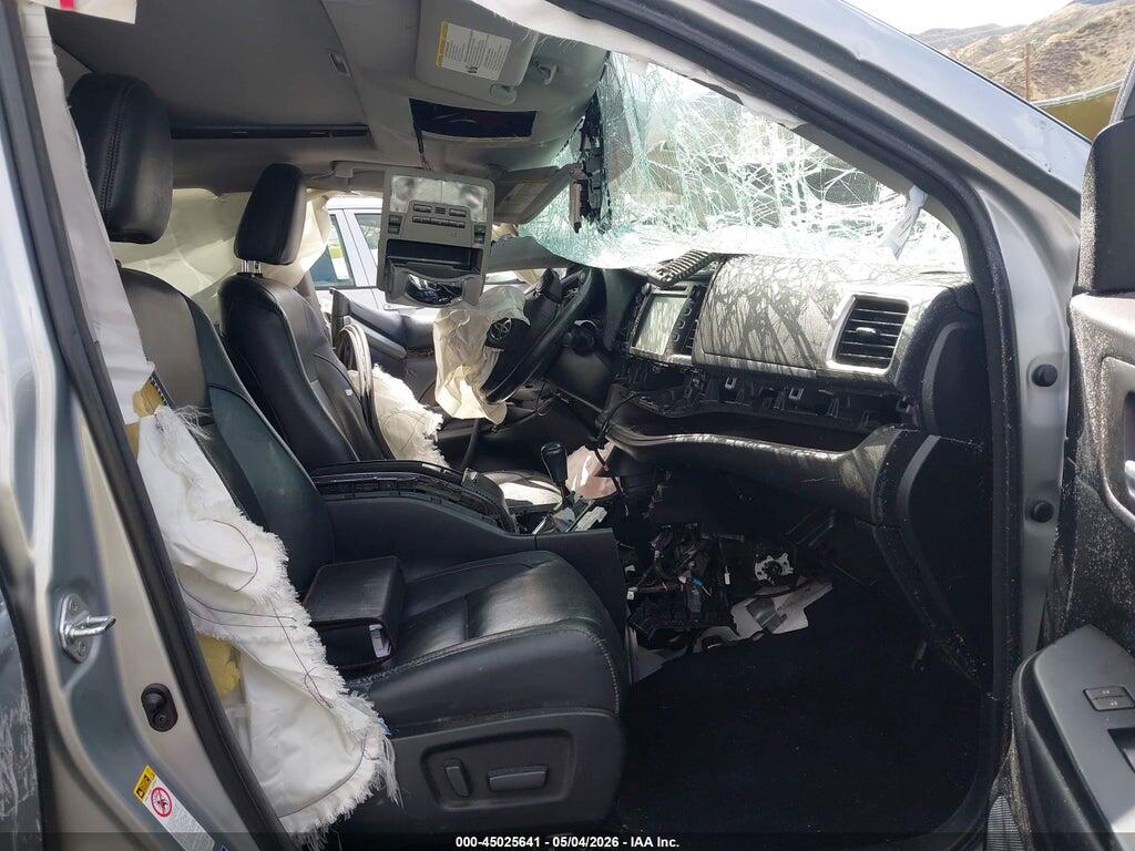 5TDJZRFHXJS526288 2018 TOYOTA HIGHLANDER photo no. 5