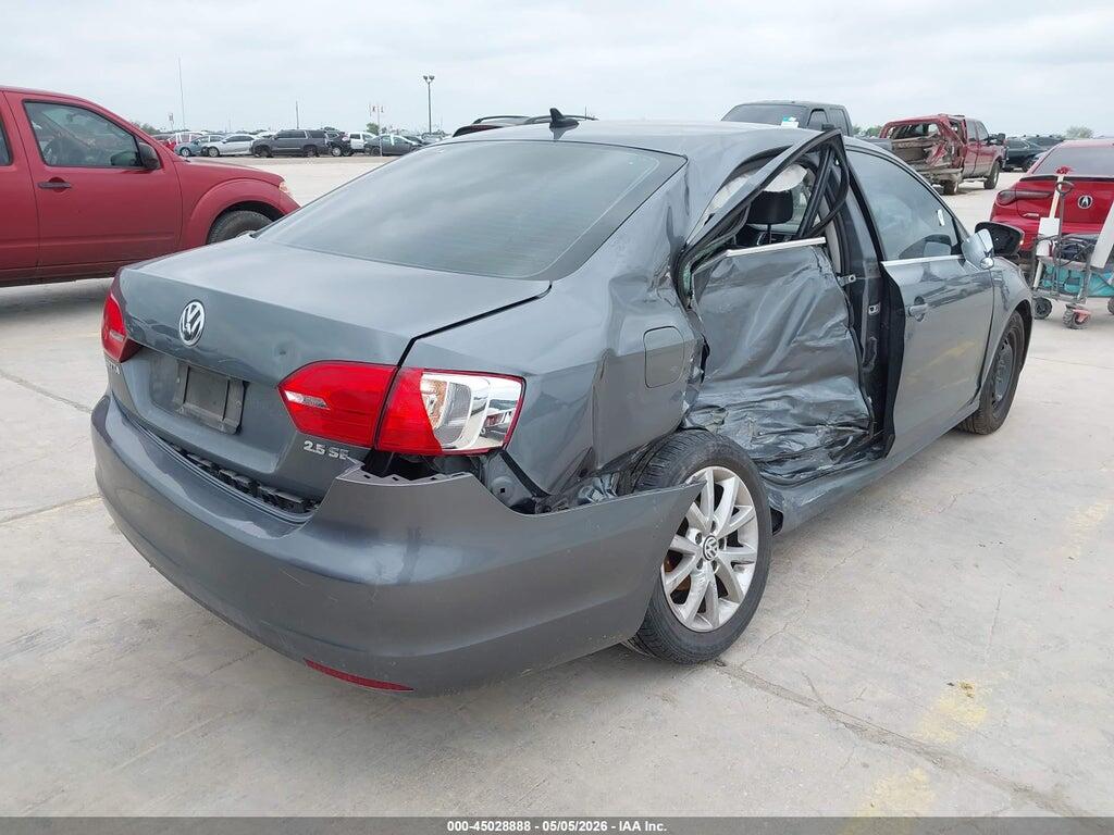 3VWDX7AJ5DM436968 2013 VOLKSWAGEN JETTA photo no. 4