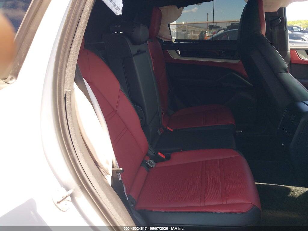 WP1AA2AY1RDA09537 2024 PORSCHE CAYENNE photo no. 8