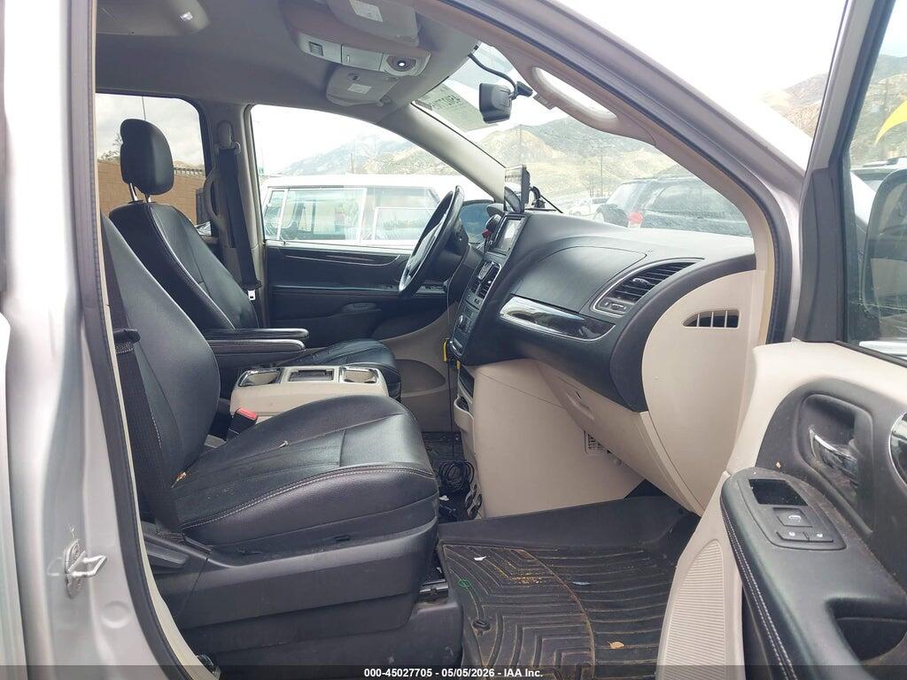 2C4RC1BG5CR300190 2012 CHRYSLER TOWN & COUNTRY photo no. 5