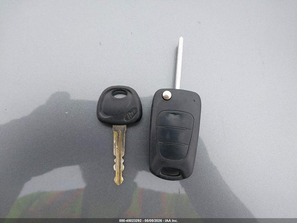 KNDJT2A24B7274447 2011 KIA SOUL photo no. 11
