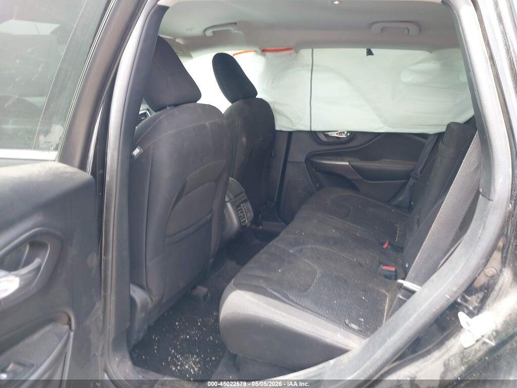 1C4PJMCB8KD192795 2019 JEEP CHEROKEE photo no. 8