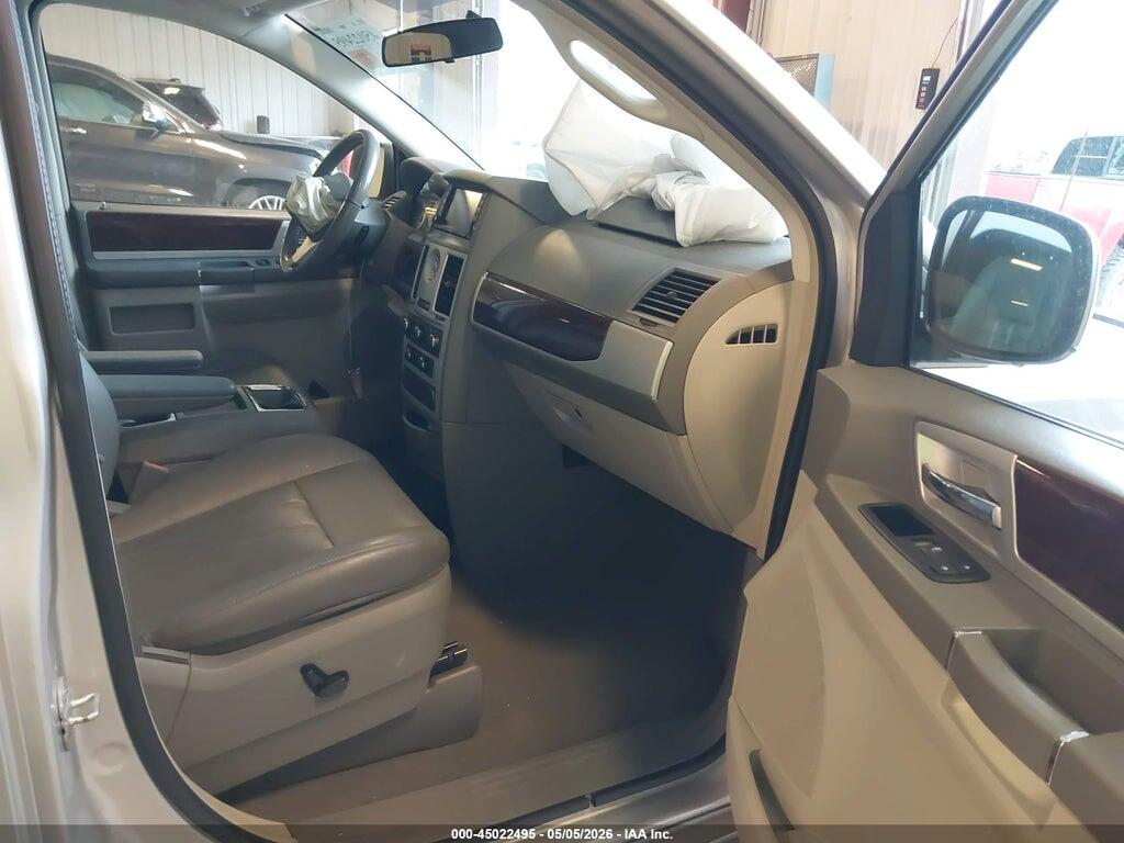 2A4RR5D19AR368868 2010 CHRYSLER TOWN & COUNTRY photo no. 5