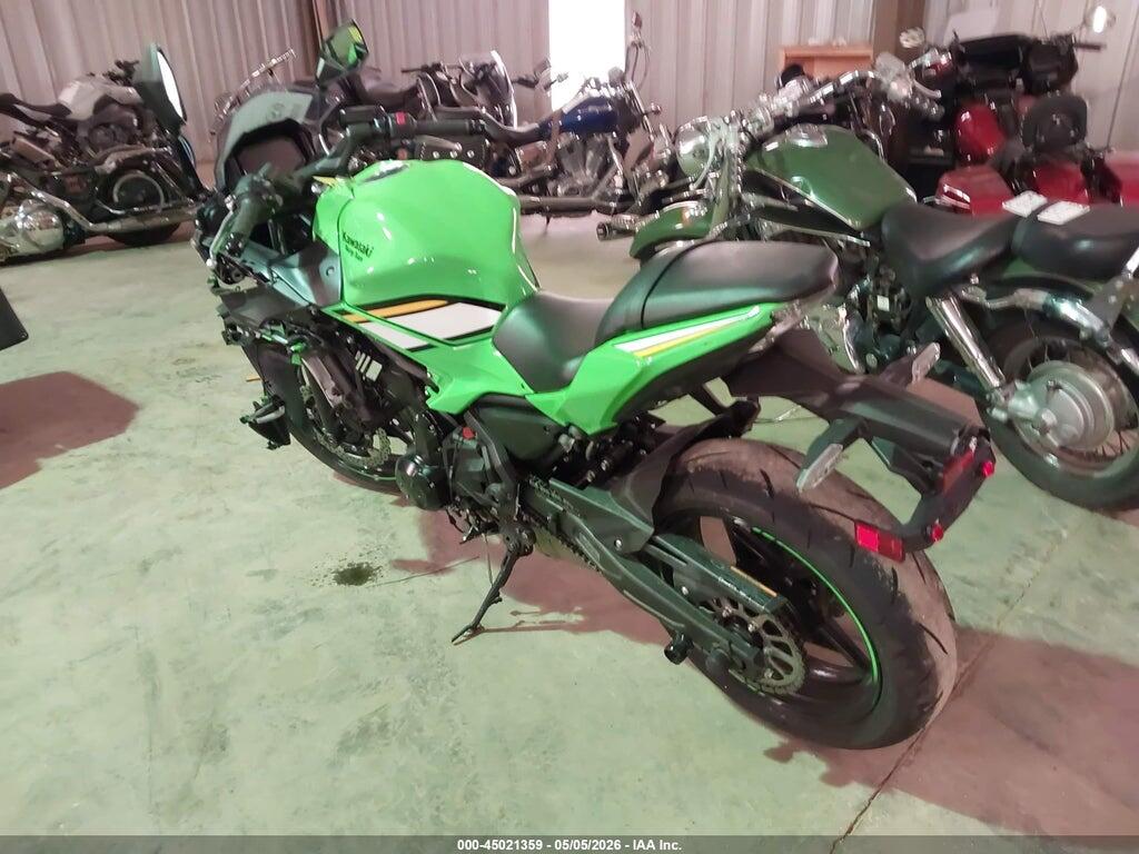 ML5EXEP12SDAE5135 2025 KAWASAKI EX650 photo no. 3