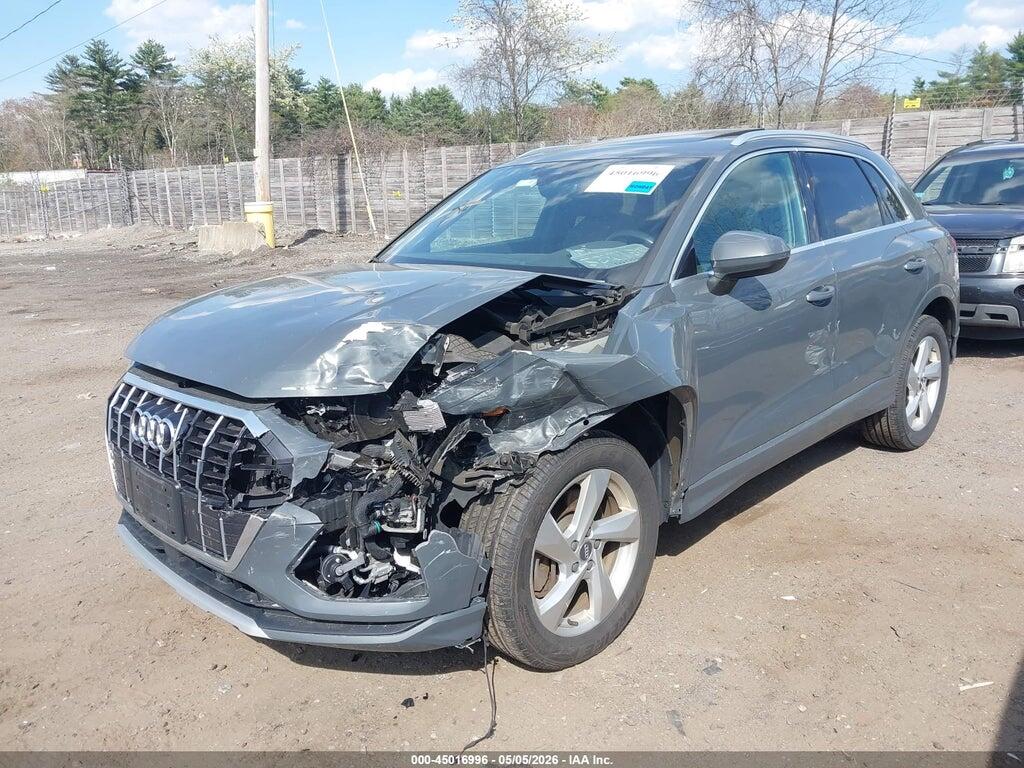 WA1AECF37L1049729 2020 AUDI Q3 photo no. 2