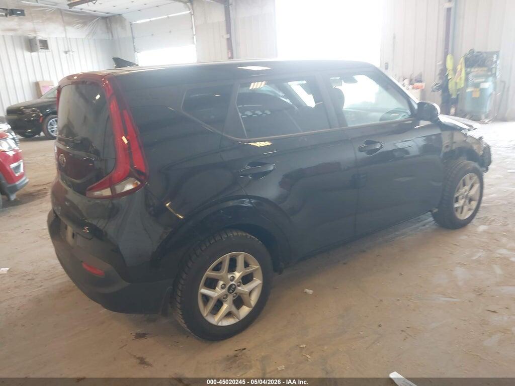 KNDJ23AU6M7145090 2021 KIA SOUL photo no. 4