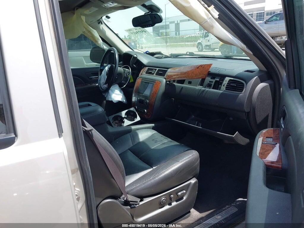 1GNFC160X8J216840 2008 CHEVROLET SUBURBAN 1500 photo no. 5