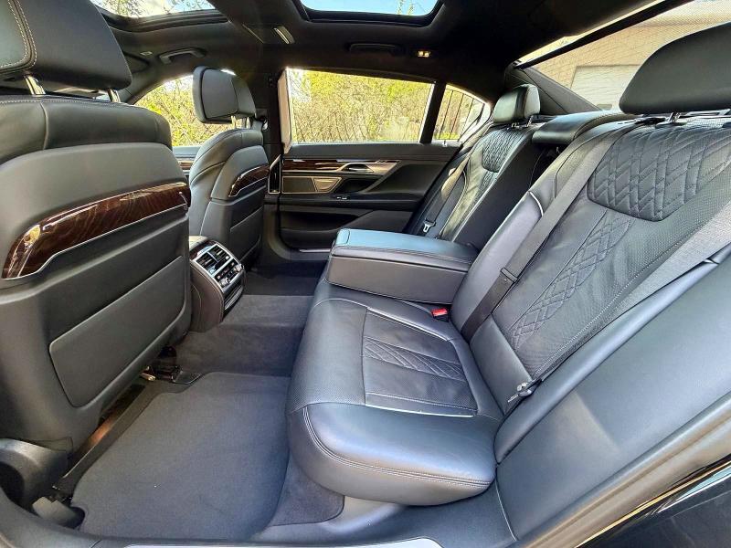 2022 BMW 740 XI — Фото 12 из 14