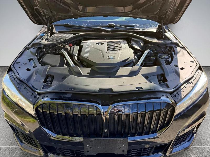 2022 BMW 740 XI — Фото 7 из 14